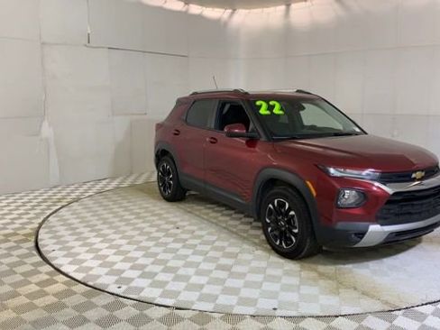 Used 2022 Chevrolet TrailBlazer LT image 2