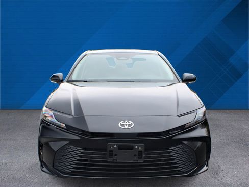 Used 2025 Toyota Camry LE FWD image 4