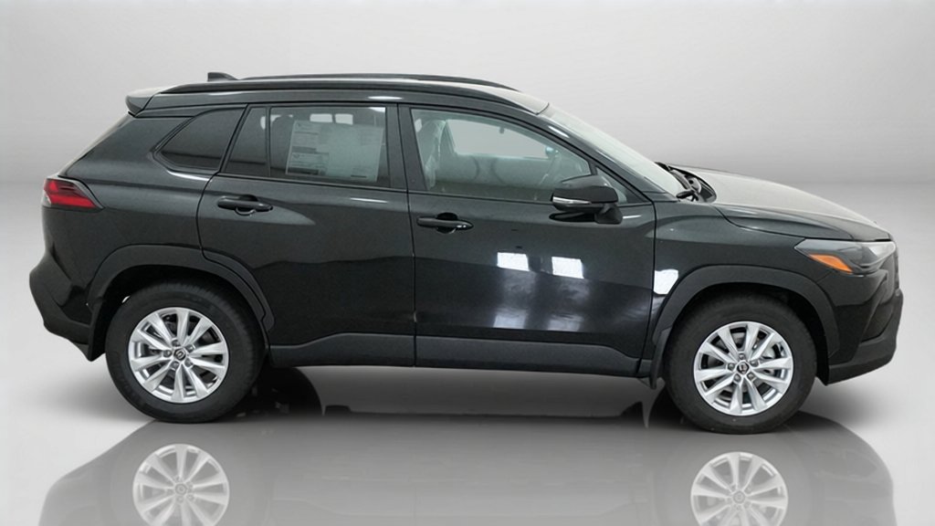 New 2026 Toyota Corolla Cross LE FWD image 14