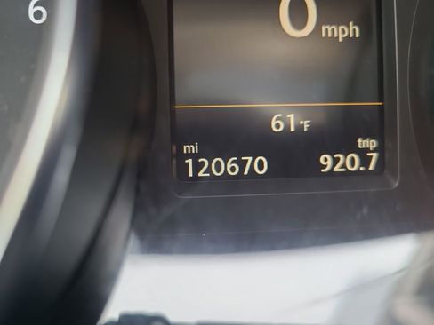 Used 2016 Volkswagen Passat 1.8T SEL Premium image 30