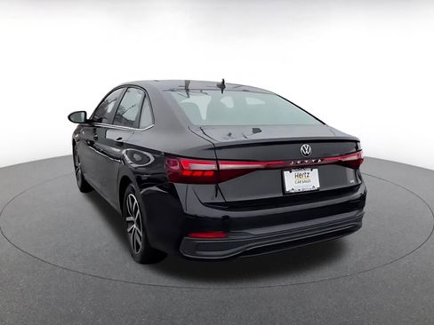 Used 2025 Volkswagen Jetta SE image 11