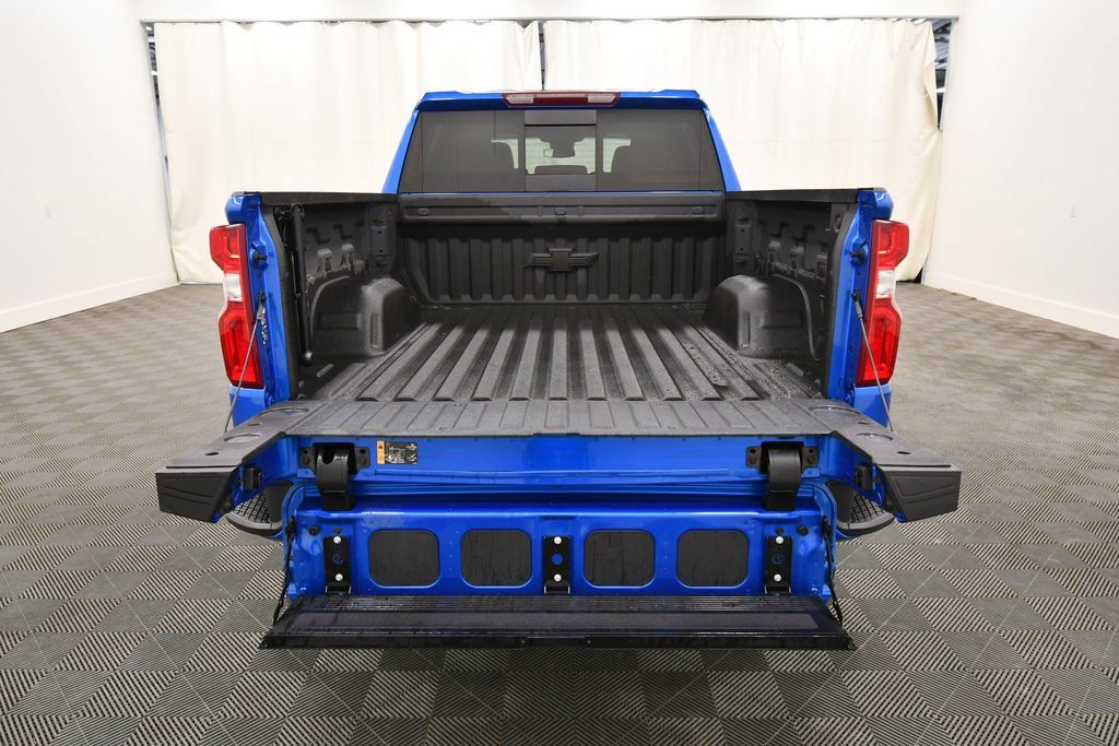 Used 2024 Chevrolet Silverado 1500 RST AWD/4WD image 7