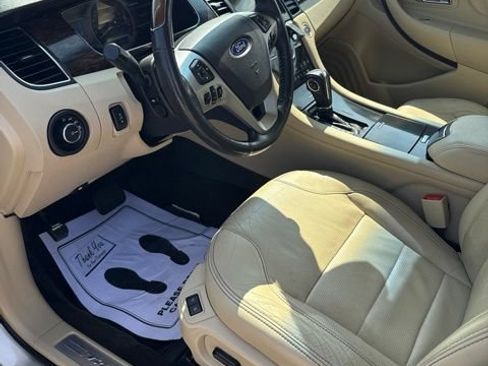 Used 2018 Ford Taurus Limited FWD image 8