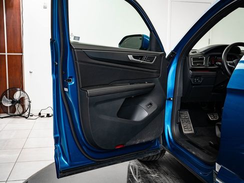 Used 2024 Volkswagen Atlas Cross Sport SEL Premium R-Line image 29