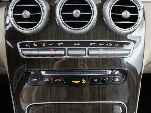 Used 2019 Mercedes-Benz GLC 300 image 30
