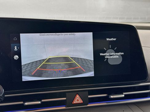 Used 2025 Hyundai Elantra SEL FWD image 23