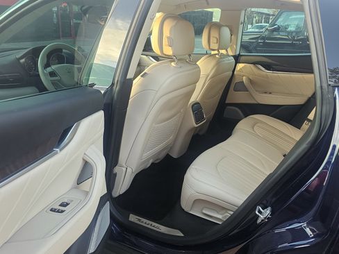 Used 2019 Maserati Levante GranLusso image 26