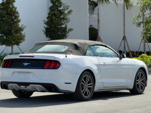Used 2016 Ford Mustang Premium RWD image 4