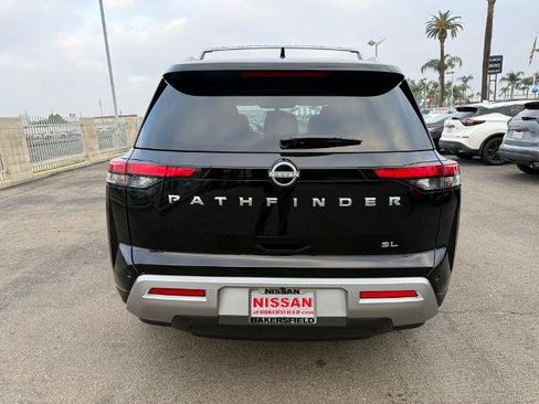 New 2025 Nissan Pathfinder SL image 5