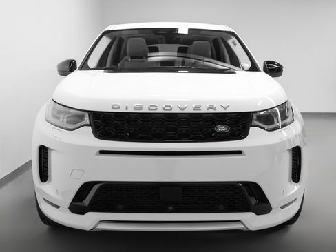 Used 2024 Land Rover Discovery Sport S image 8