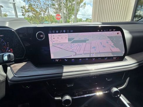 Used 2025 Chevrolet Tahoe Z71 w/ Z71 Off-Road Package image 18