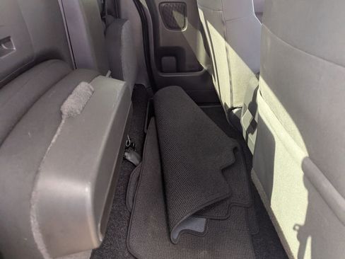 Used 2025 Nissan Frontier S RWD image 15