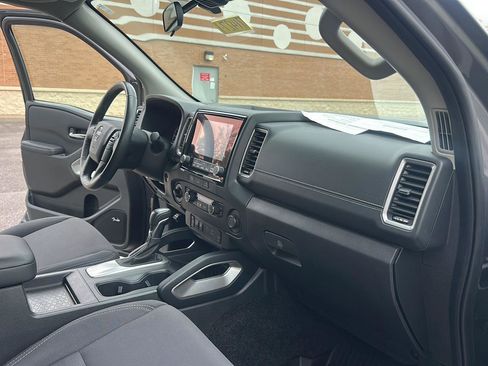 Used 2024 Nissan Frontier SV w/ SV Convenience Package AWD/4WD image 25