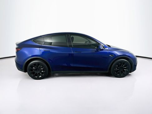Used 2022 Tesla Model Y Long Range AWD/4WD image 10