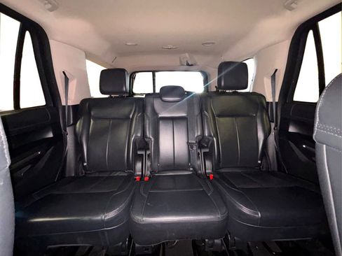 Used 2024 Ford Expedition XLT image 25