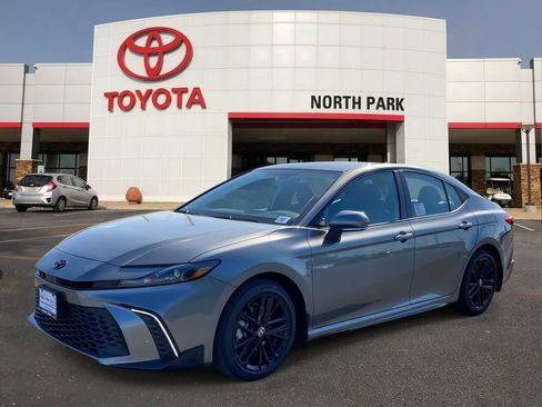 New 2026 Toyota Camry SE FWD image 1
