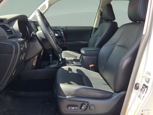 Certified 2024 Toyota 4Runner TRD Off-Road Premium w/ Moonroof Package AWD/4WD image 11