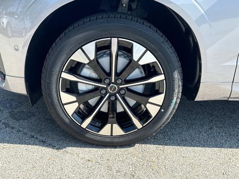 New 2026 Volvo XC60 B5 Plus w/ Climate Package image 10