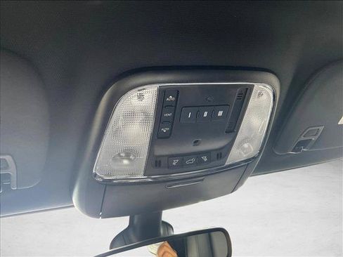 Used 2022 Jeep Grand Cherokee Limited AWD/4WD image 22