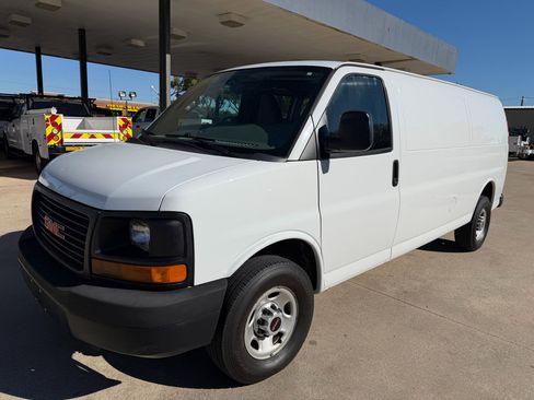 Used 2016 GMC Savana 2500 Extended image 1