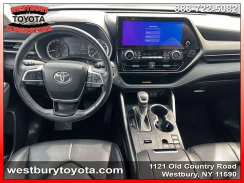 Used 2023 Toyota Highlander XLE image 16