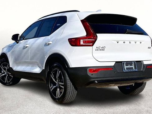 New 2026 Volvo XC40 B5 Core AWD/4WD image 6