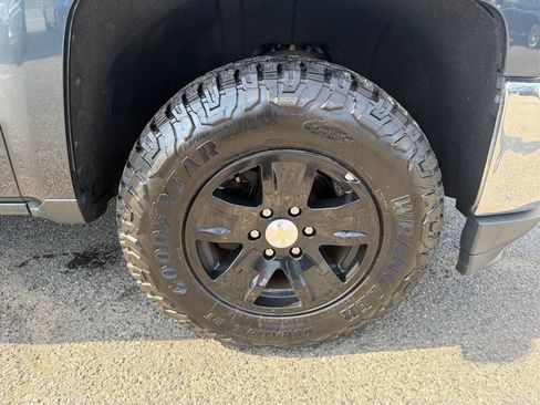 Used 2019 Chevrolet Silverado 1500 LT AWD/4WD image 13