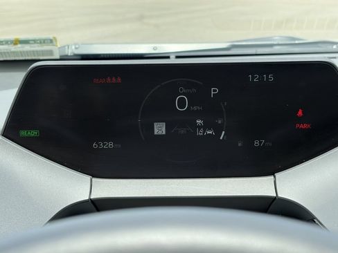 Certified 2026 Toyota Prius XLE FWD image 32