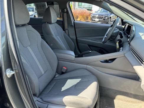 Used 2024 Hyundai Elantra SE FWD image 33