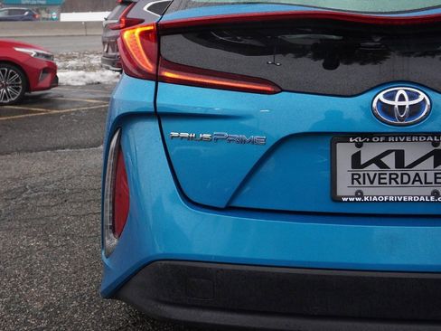 Used 2017 Toyota Prius Prime Plus image 10