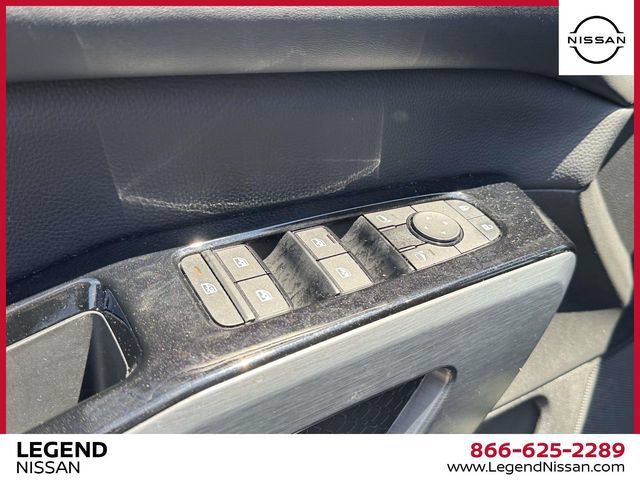 Used 2024 Nissan Pathfinder SL AWD/4WD image 19