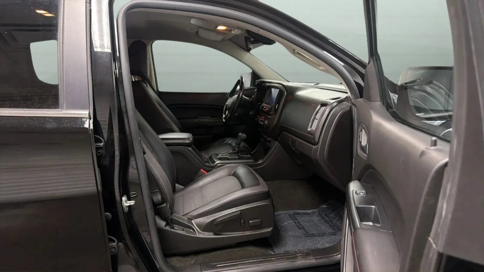Used 2015 GMC Canyon SLE w/ All-Terrain Package AWD/4WD image 21