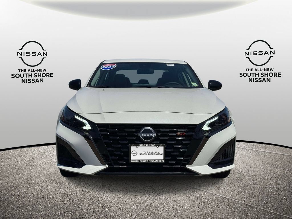 Certified 2025 Nissan Altima 2.5 SR w/ SR Premium Package AWD/4WD image 2