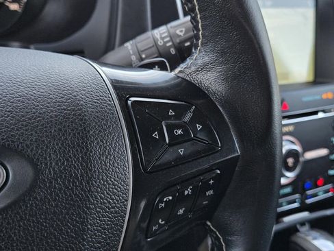 Used 2017 Ford Explorer Platinum image 29