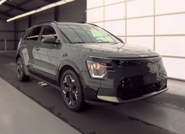 Certified 2023 Kia Niro Wind FWD image 2