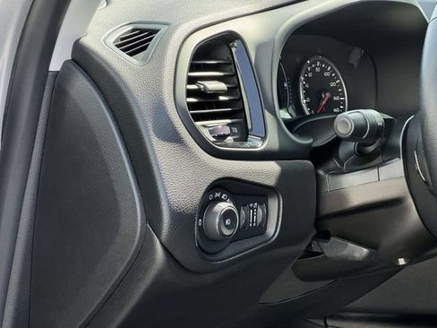 Used 2020 Jeep Renegade Altitude AWD/4WD image 30