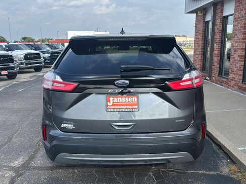 Used 2024 Ford Edge SEL image 3