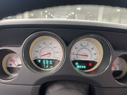 Used 2014 Dodge Challenger SXT Plus image 9