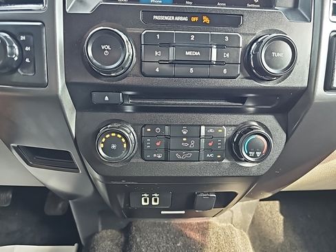 Used 2018 Ford F150 XLT w/ Equipment Group 302A Luxury AWD/4WD image 22