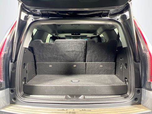 Used 2019 Cadillac Escalade Premium Luxury w/ Escalade Sport Edition image 33