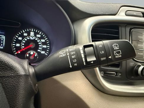 Used 2016 Kia Sorento LX image 21