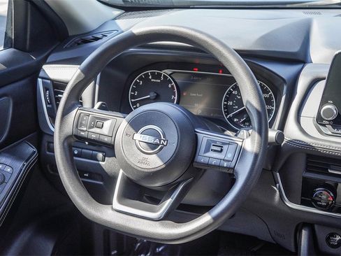 Used 2024 Nissan Rogue SV image 14