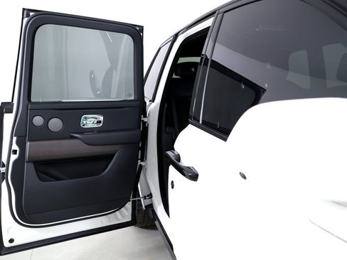 Used 2026 Rolls-Royce Cullinan AWD/4WD image 29