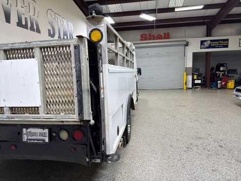 Used 2011 Ford F550 2WD Regular Cab Super Duty w/ Payload Upgrade Pkg image 33