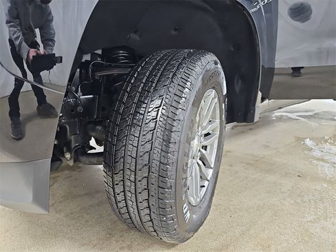 Certified 2023 Chevrolet Colorado LT w/ LT Convenience Package II image 39