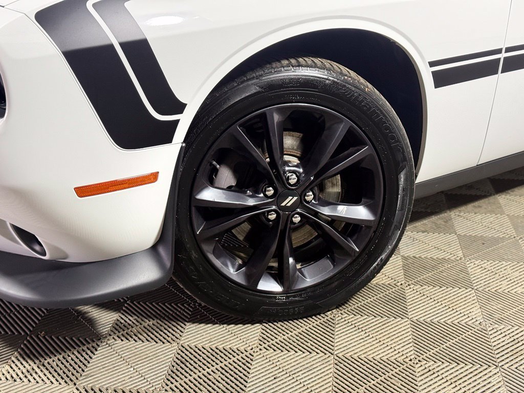 Used 2020 Dodge Challenger GT AWD/4WD image 2