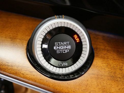 Used 2022 Jeep Grand Wagoneer Series III w/ Rear Seat Video Group 1 image 32