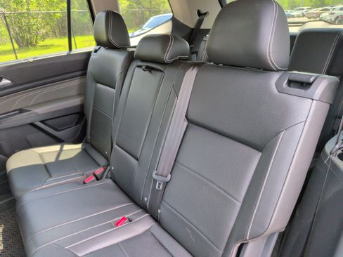Used 2023 Volkswagen Atlas SE FWD image 32