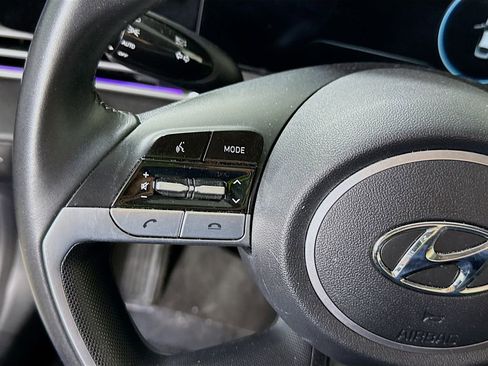 Certified 2023 Hyundai Elantra Limited FWD image 24