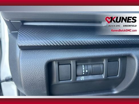 Used 2024 Subaru Crosstrek 2.0i Premium image 17